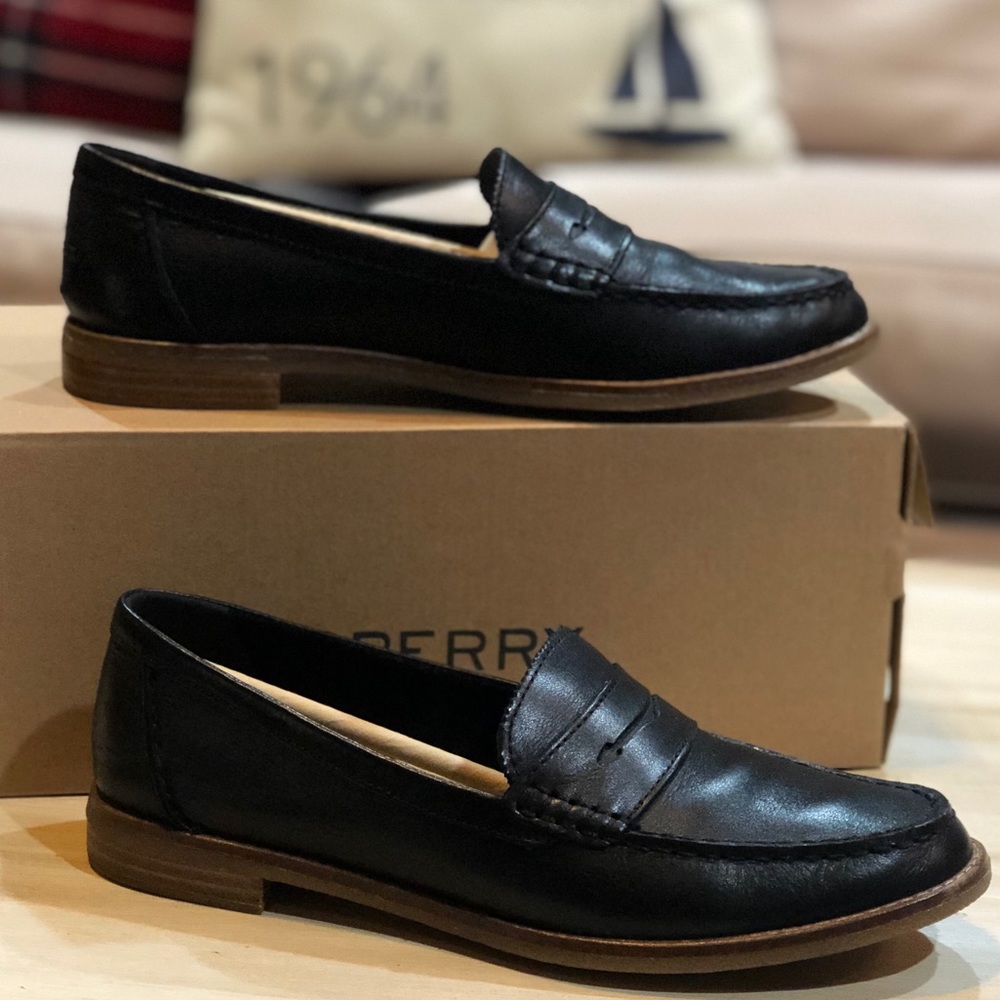 Black seaport penny Sperry